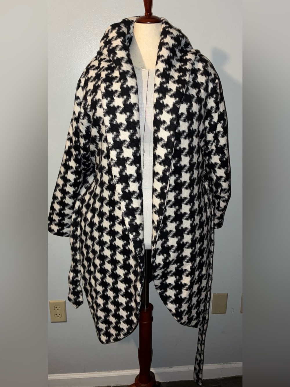 Ashley Stewart Houndstooth Hooded Coat — Black & White — Size 22/24